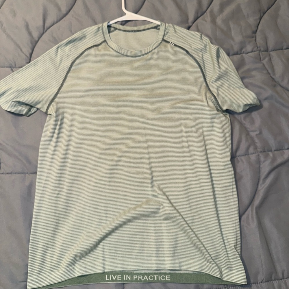 Lululemon Metal Vent